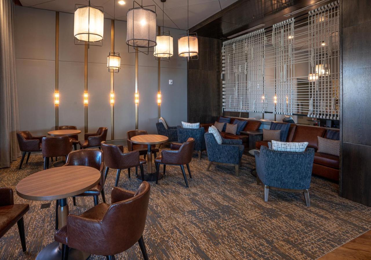 Hotel Indigo - Columbus At Riverfront Place By Ihg Exterior photo